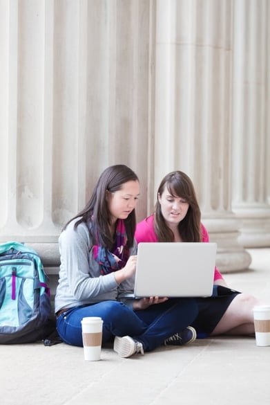 Girls_on_Laptop